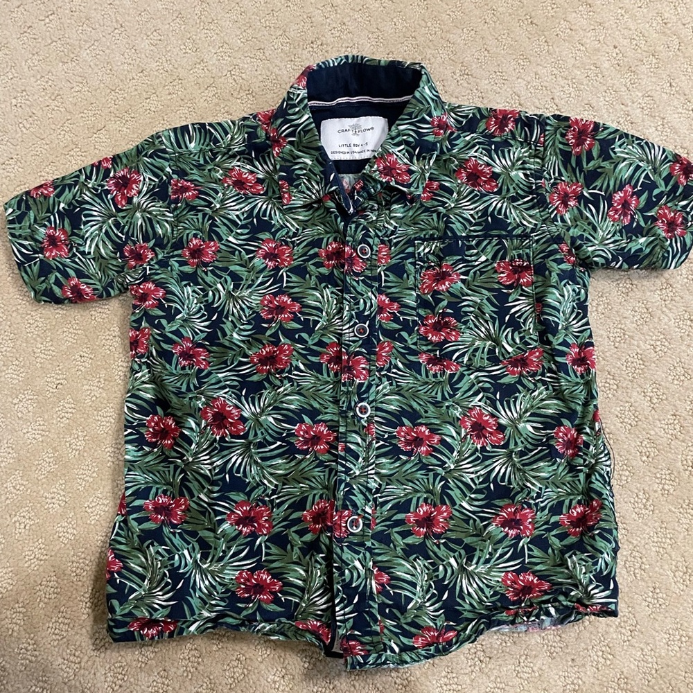 Short sleeve button down ⚡️Bundle 2 for $10